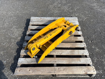 35 in Hydraulic Excavator Thumb (Unused)