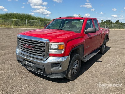 2015 GMC Sierra 2500HD 4x2 Extended Cab Pickup