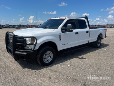 2019 Ford F-350 4x4 Crew Cab Pickup