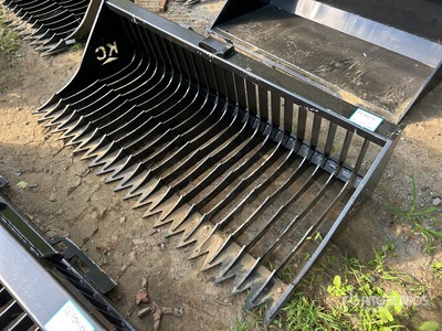 2025 Kit Containers QT-SB-H72-F 72 in Skid Steer Screening Bucket (Unused)