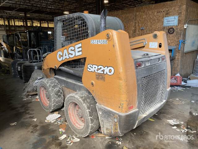 MINI CARGADOR SOBRE RUEDAS 2018 CASE SR210