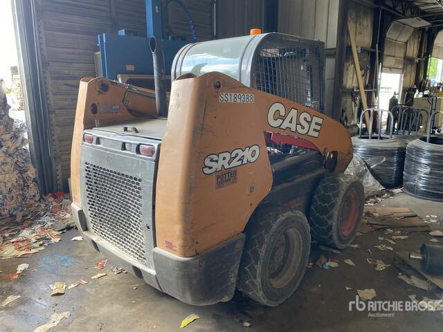 MINI CARGADOR SOBRE RUEDAS 2018 CASE SR210