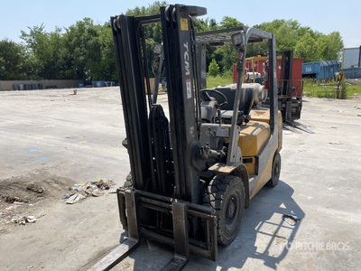 TCM FG25T7L Pneumatic Tire Montacargas