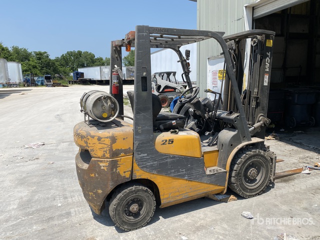 MONTACARGAS TCM FG25T7L