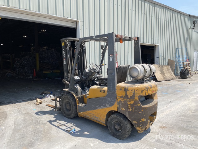 MONTACARGAS TCM FG25T7L