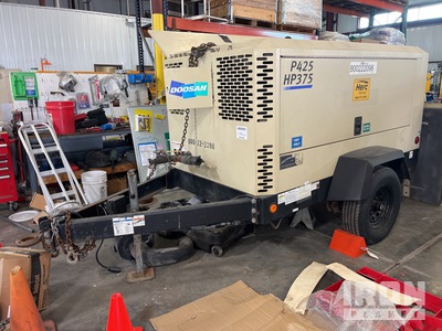 2018 Doosan P425/HP375WCU-T4F Mobile ضاغط هوائي (Inoperable)