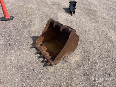30 in Digging Mini Excavator Bucket