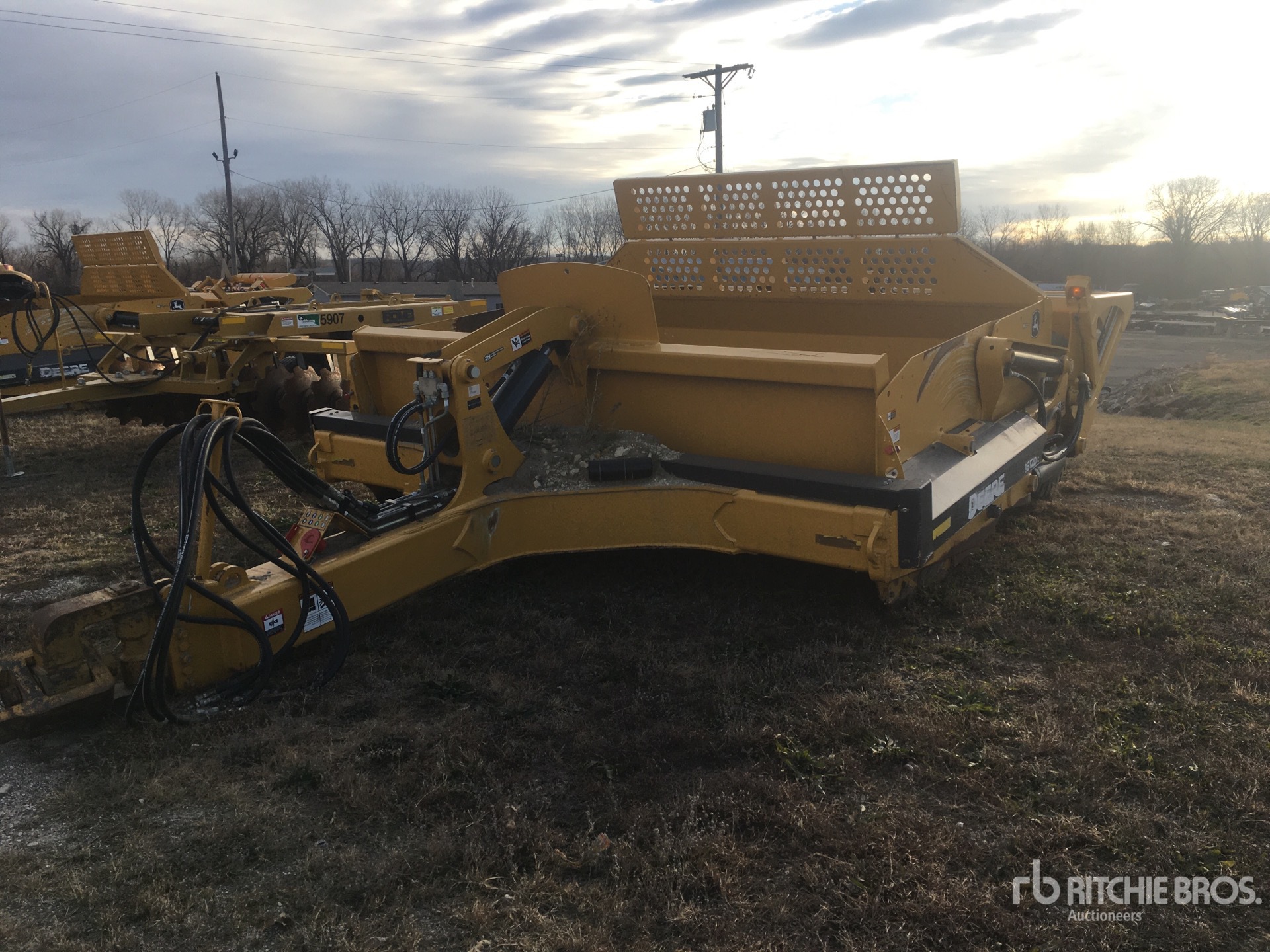 2020 John Deere 1812DC 4 Tire Hydraulic Pull Scraper