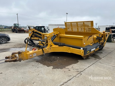 2020 John Deere 1812DC 4 Tire Hydraulic Pull Scraper