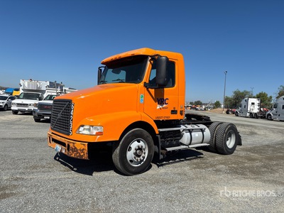 2005 Volvo VNM 4x2 トラックトラクター（S/A）