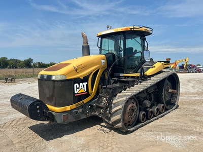 2004 Challenger MT855 tractor traílla