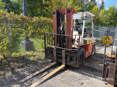 Nissan BF03A35PV 7100 lb Pneumatic Tire Forklift