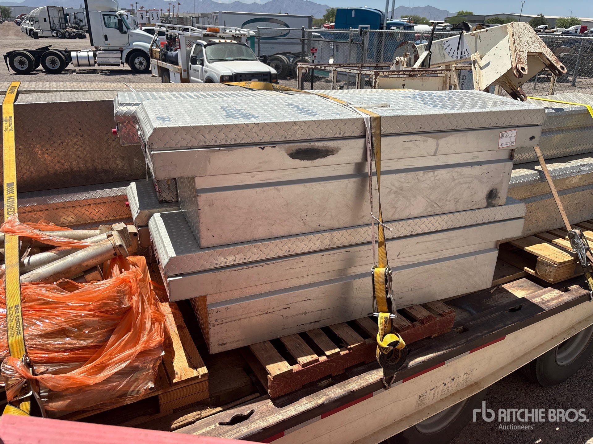 Quantity of (4) Truck Boite à outil