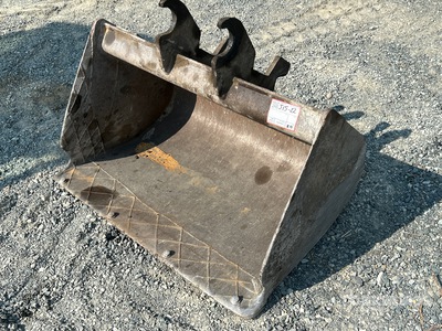 Cleanup Excavator Bucket - Fits Fits John Deere 50D