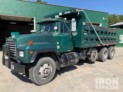 1999 Mack RD690S 8x4 Tri/A Dump Truck