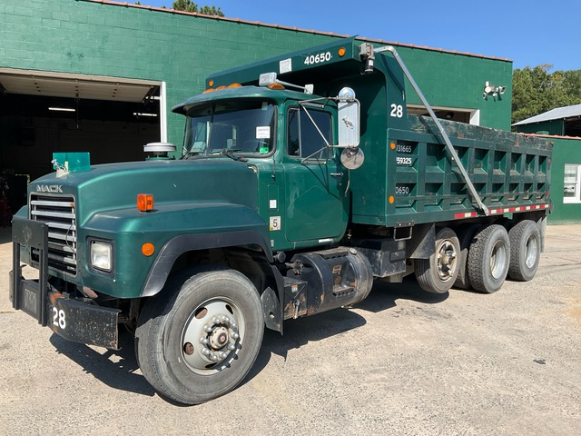 1999 Mack RD690S 8x4 Tri/A Dump Truck