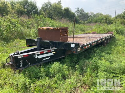 2013 Towmaster T-40 30 ft T/A Plant Trailer