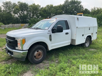2017 Ford F-350 Super Duty XL 4x2 Utility Truck