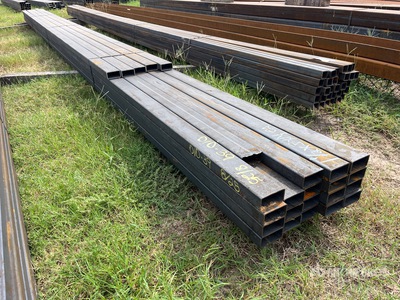 Quantity of (25) 1-1/2 in x 3 in 14 GA Rectangle Tubing Materiale edile