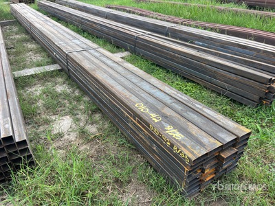 Quantity of (32) 1 in x 3 in 14 GA Rectangle Tubing