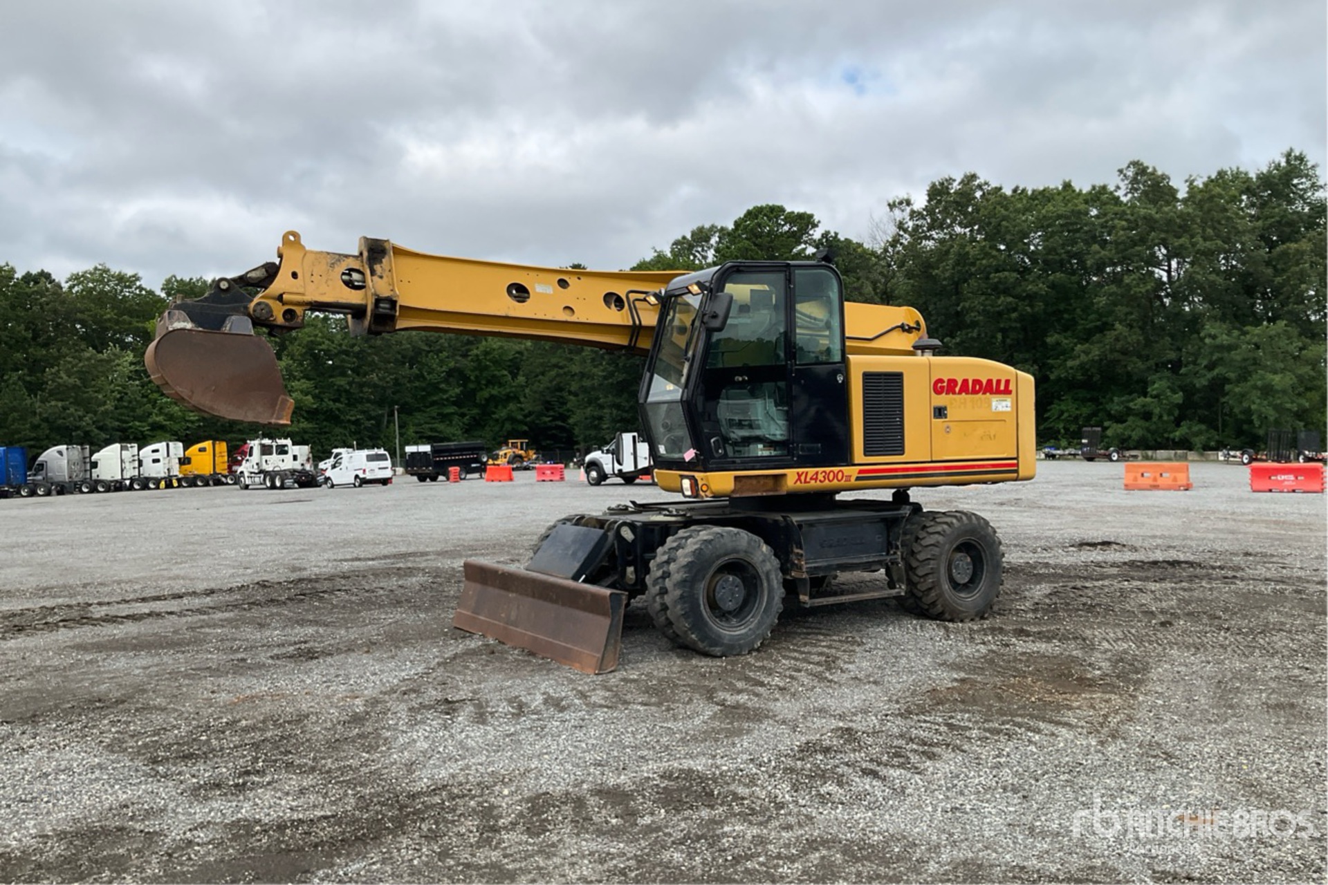 2015 Gradall XL4300 Pelle hydraulique sur roues