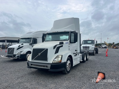 2015 Volvo VNL300 6x4 T/A Day Cab Truck Tractor