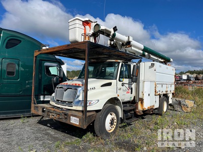 Altec LRV55 55 ft on 2007 International 4400 SBA 4x2 バケツトラック