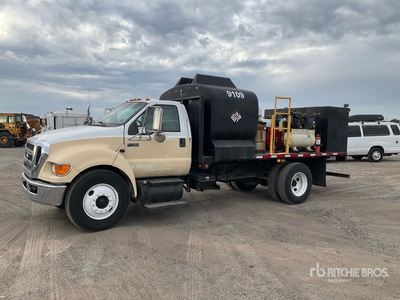 2008 Ford F-750 XLT 4x2 Camion citerne à carburant et lubrifiant