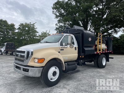 2008 Ford XLT 4x2 Fuel and Lube Truck