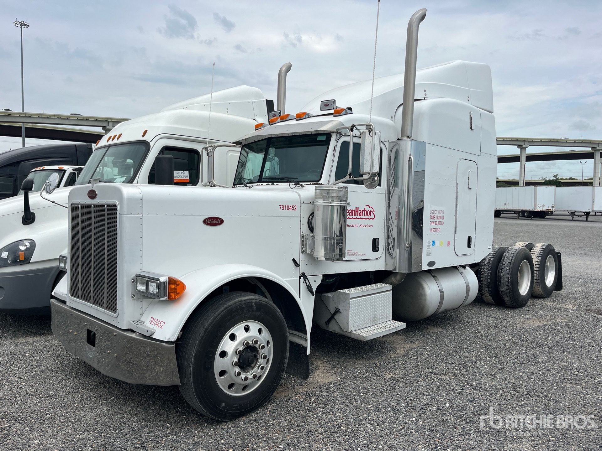 2005 Peterbilt 379 6x4 T/A Slaapcabine Trekker