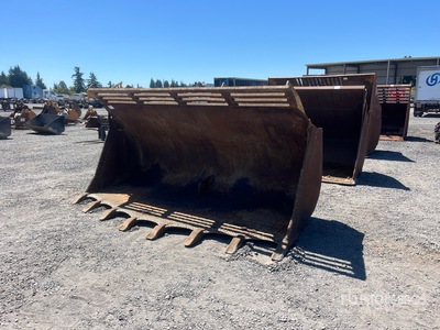 Cat 132 in 4.2 cyd Spade Wheel Loader Bucket