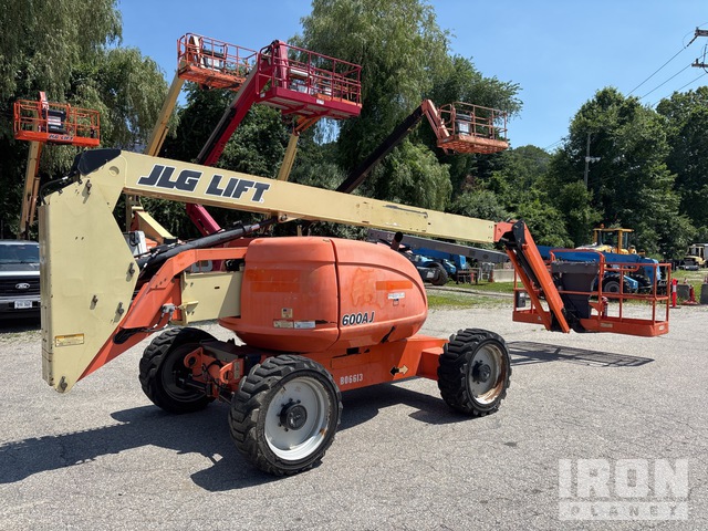 ELEVADOR ARTICULADO 2013 JLG 4WD 600AJ