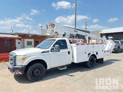 Altec AT200A 30 ft on 2013 Ford F-350 XL 4x2 Podnośnik Koszowy