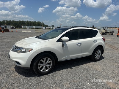 2012 Nissan Murano SL 2WD を見 SUV