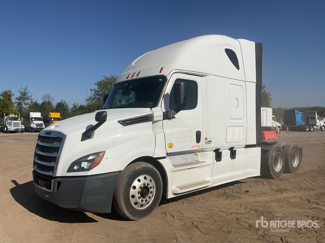 2018 Freightliner Cascadia 126 6x4 T/A Sleeper Truck Tractor