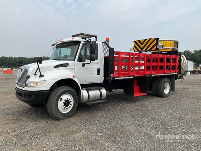 2014 International 4400 4x2 Attenuator Truck