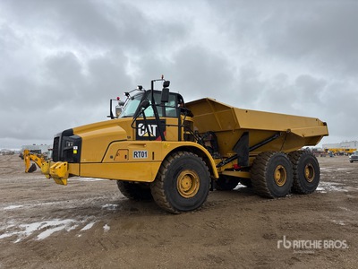 2015 Cat 740B Wywrotka przegubowa