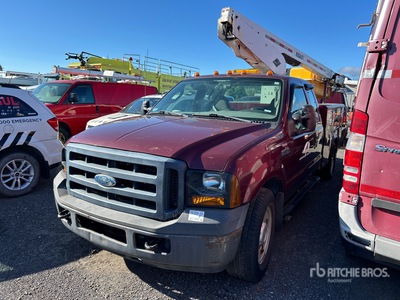 2005 Versalift TEL29N-02 350 lb Straight Boom on 2006 Ford F-350 XL 4x2 Extended Cab Kranwägen (Inoperable)