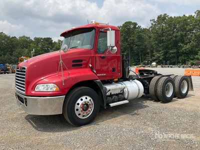 2008 Mack CXU613 Pinnacle 6x4 Day Cab Truck Tractor