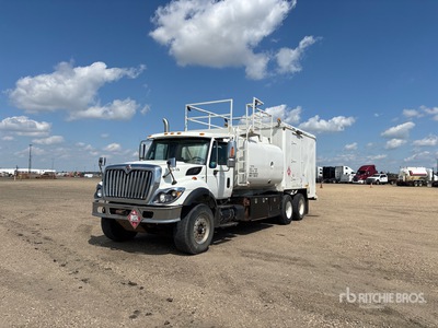 2009 International WorkStar 7500 6x4 Fuel and Lube Truck