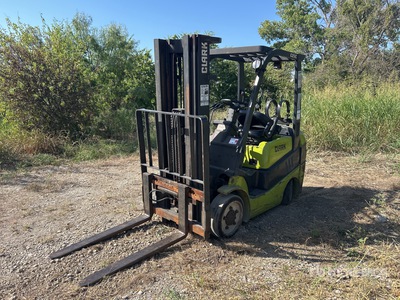 2016 Clark C25CL 4500 lb Cushion Tire Montacargas
