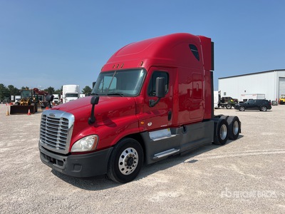 2015 Freightliner Cascadia 125 6x4 T/A Sleeper Truck Tractor