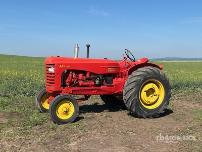 Massey-Harris 33D 2WD Wide Front Tracteur de collection