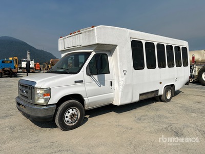 2008 Ford E-450 Econoline 4x2 23-Seat Crew Carrier Bus