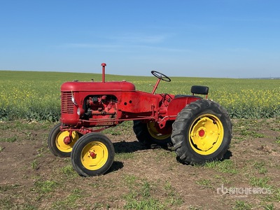 1956 Massey-Harris 16 Pacer 2WD Wide Front Row Crop Tracteur de collection