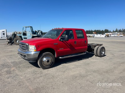 2003 Ford F-450 XL 4x4 Crew Cab Camion de servicios