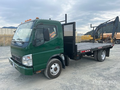 2005 Mitsubishi FE649 4x2 شاحنة مسطحة