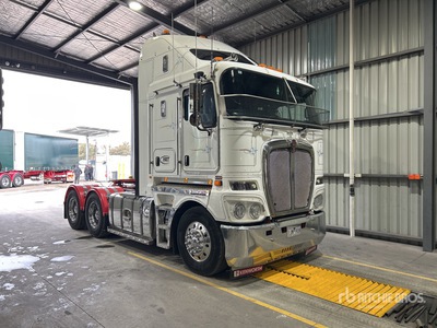 2013 Kenworth K200 6x4 3- Achs Sattelzugmaschine mit Schlafkabine