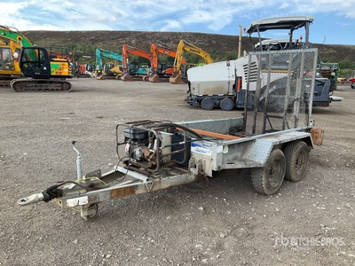 2010 T/A Mobile Tar Sprayer on T/A Indespension Trailer. Asphalt Distributor Trailer