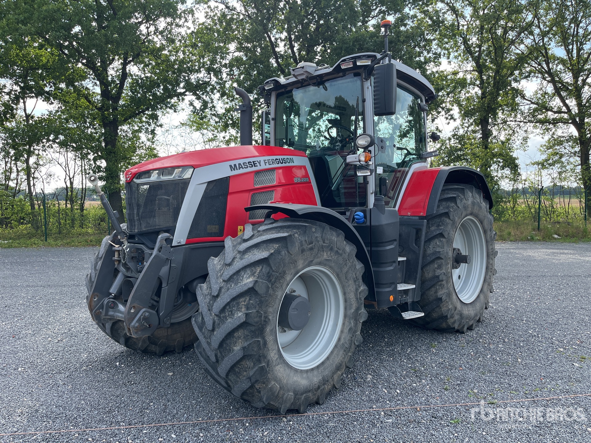 Massey Ferguson 8S.225 Dyna-7 Trattore agricolo 4RM